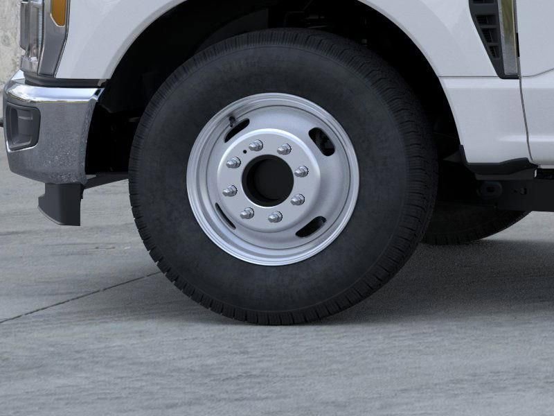 New 2026 Ford F350 XL w/ XL Chrome Package image 19