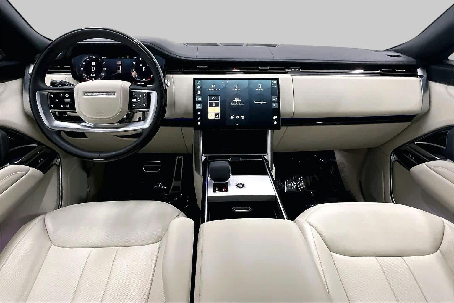 Used 2025 Land Rover Range Rover SE AWD/4WD image 16