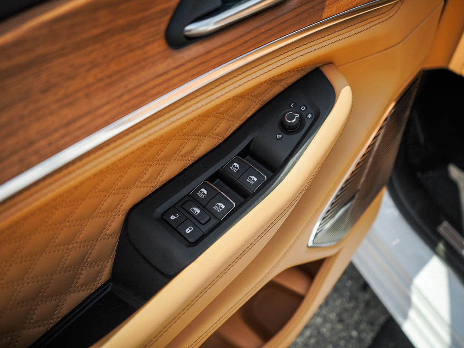 New 2025 Jeep Grand Cherokee Summit image 18