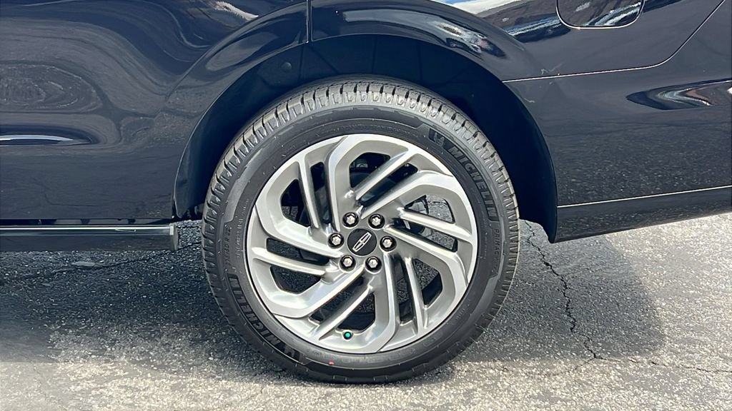 New 2026 Lincoln Navigator L Reserve AWD/4WD image 6