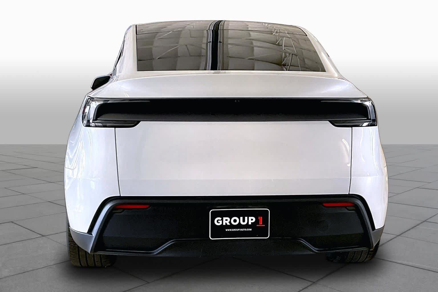 Used 2026 Tesla Model Y 2WD image 4