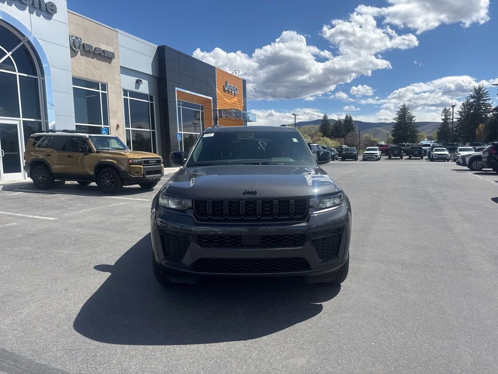 New 2026 Jeep Grand Cherokee Altitude AWD/4WD image 2