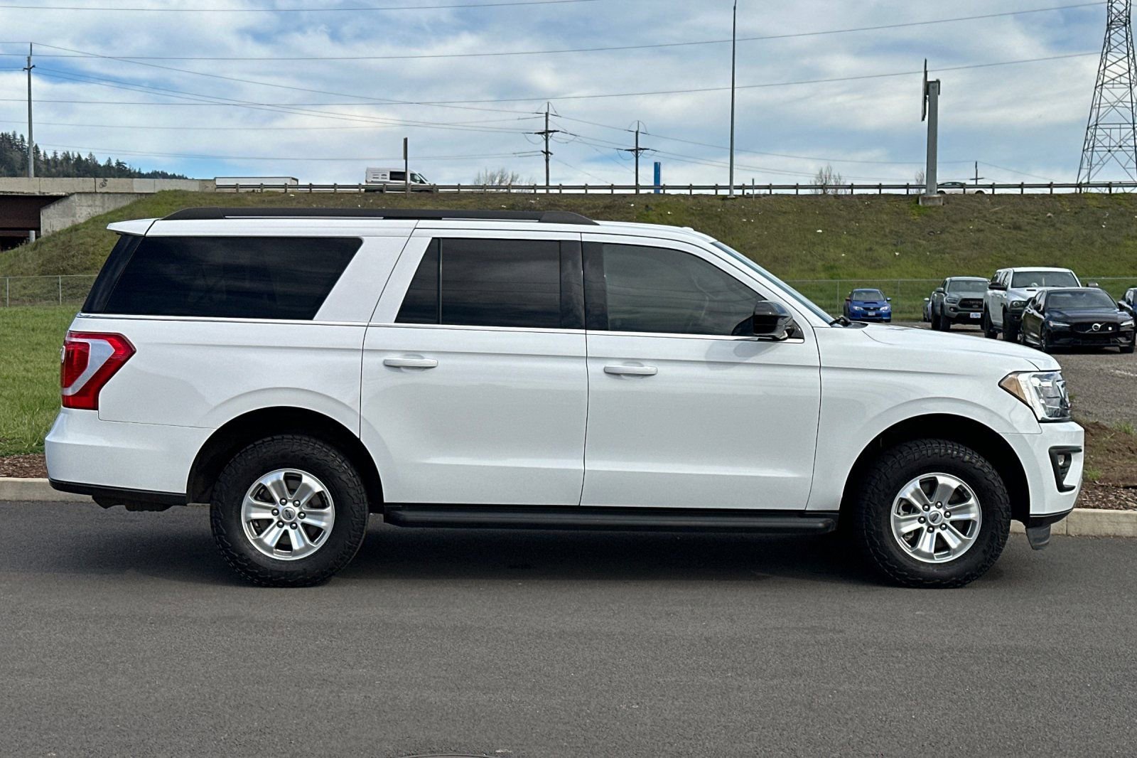 Used 2018 Ford Expedition Max XL image 2