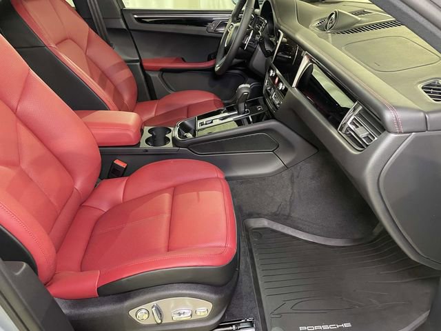 New 2026 Porsche Macan image 21