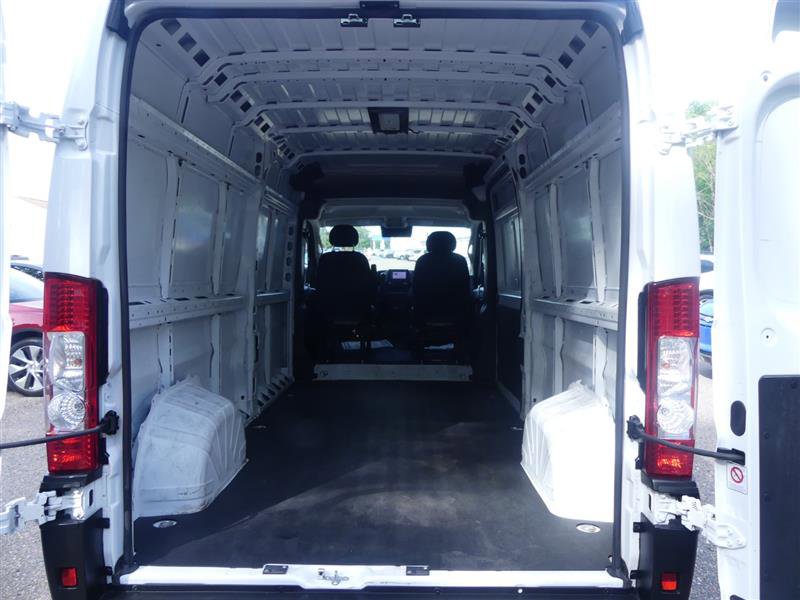 Used 2025 RAM ProMaster 2500 w/ Convenience Group FWD image 4