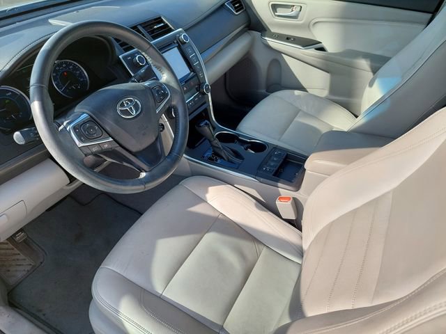 Used 2017 Toyota Camry XLE w/ Moonroof Package image 21
