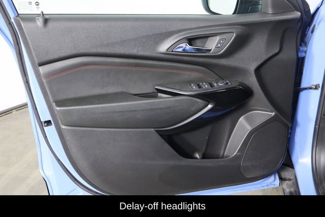Used 2024 Chevrolet Trax RS w/ Sunroof Package FWD image 20