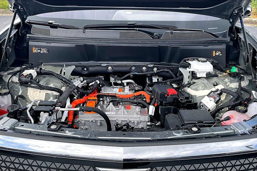 Certified 2026 Cadillac Vistiq Premium Luxury w/ LPO, Floor Liner Package AWD/4WD image 31