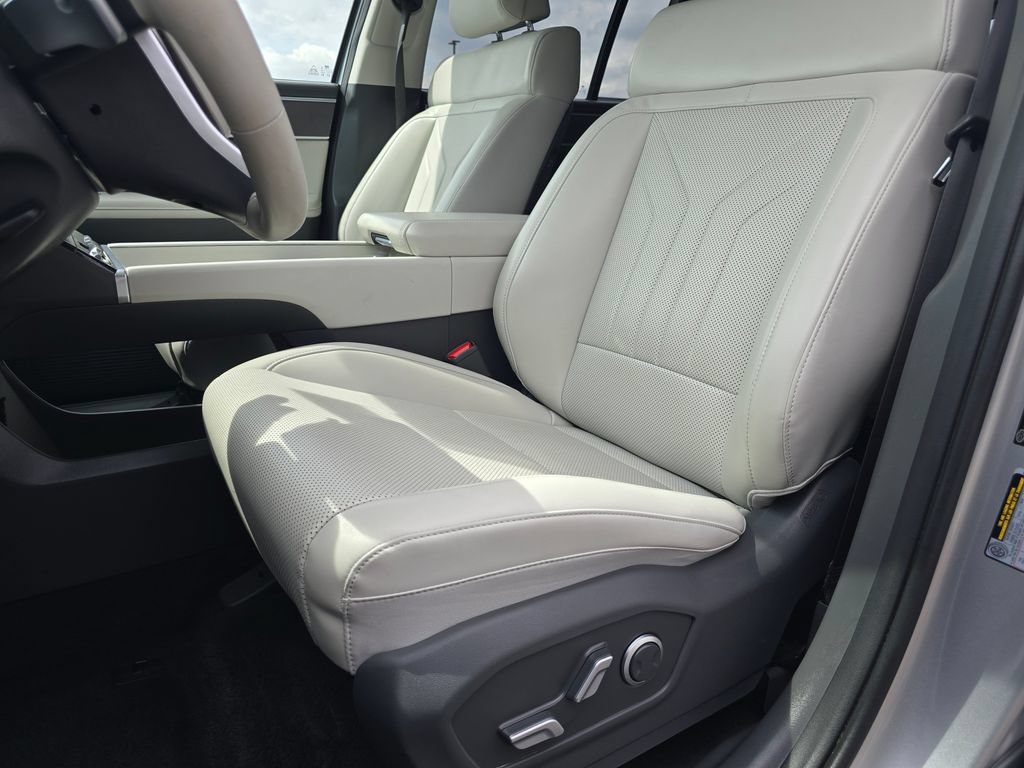 Used 2025 Hyundai Santa Fe SEL FWD image 21