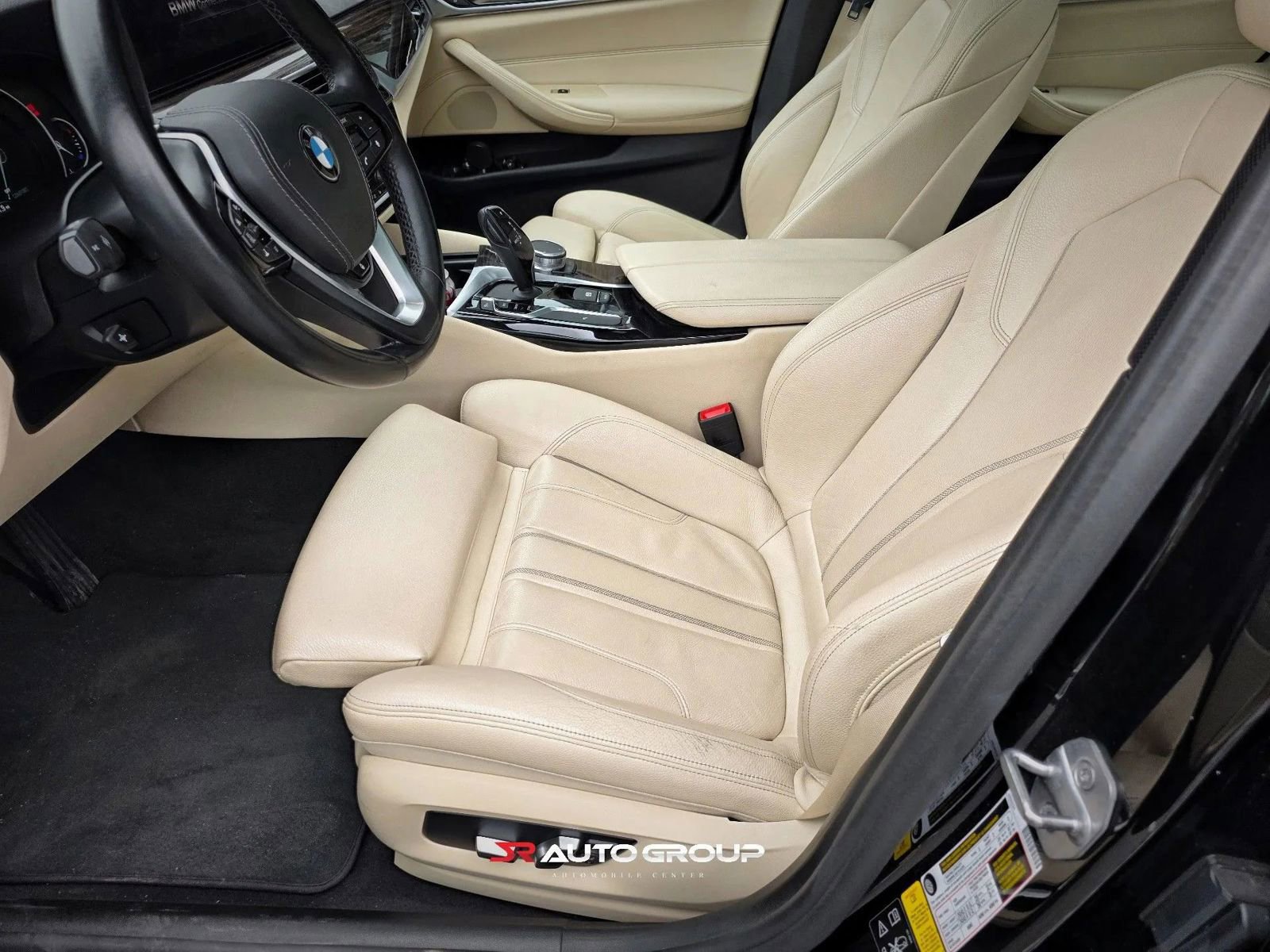 Used 2019 BMW 530i xDrive AWD/4WD image 11