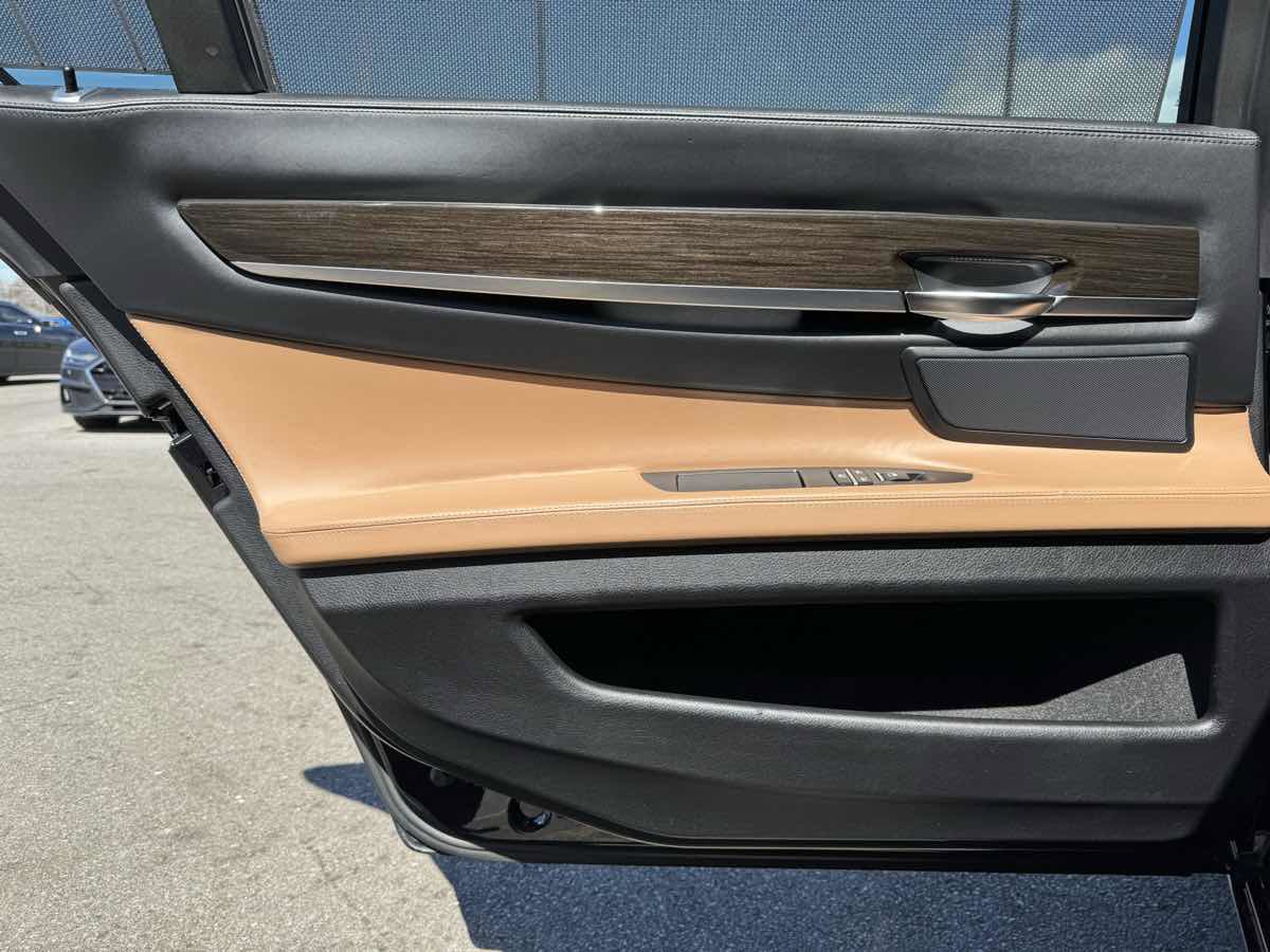 Used 2015 BMW 740Li image 47
