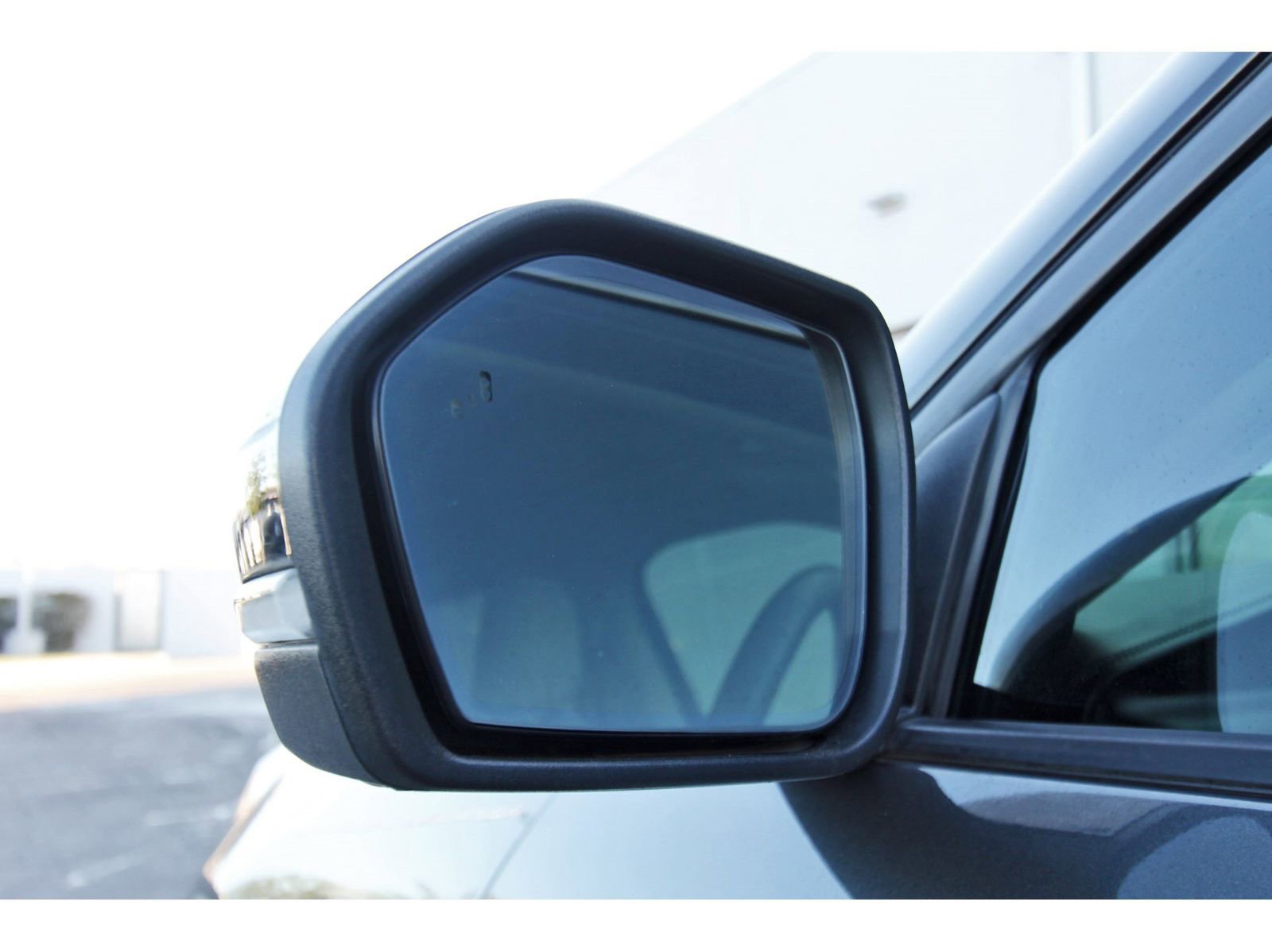 Used 2020 Ford Explorer Platinum w/ Premium Technology Package image 10