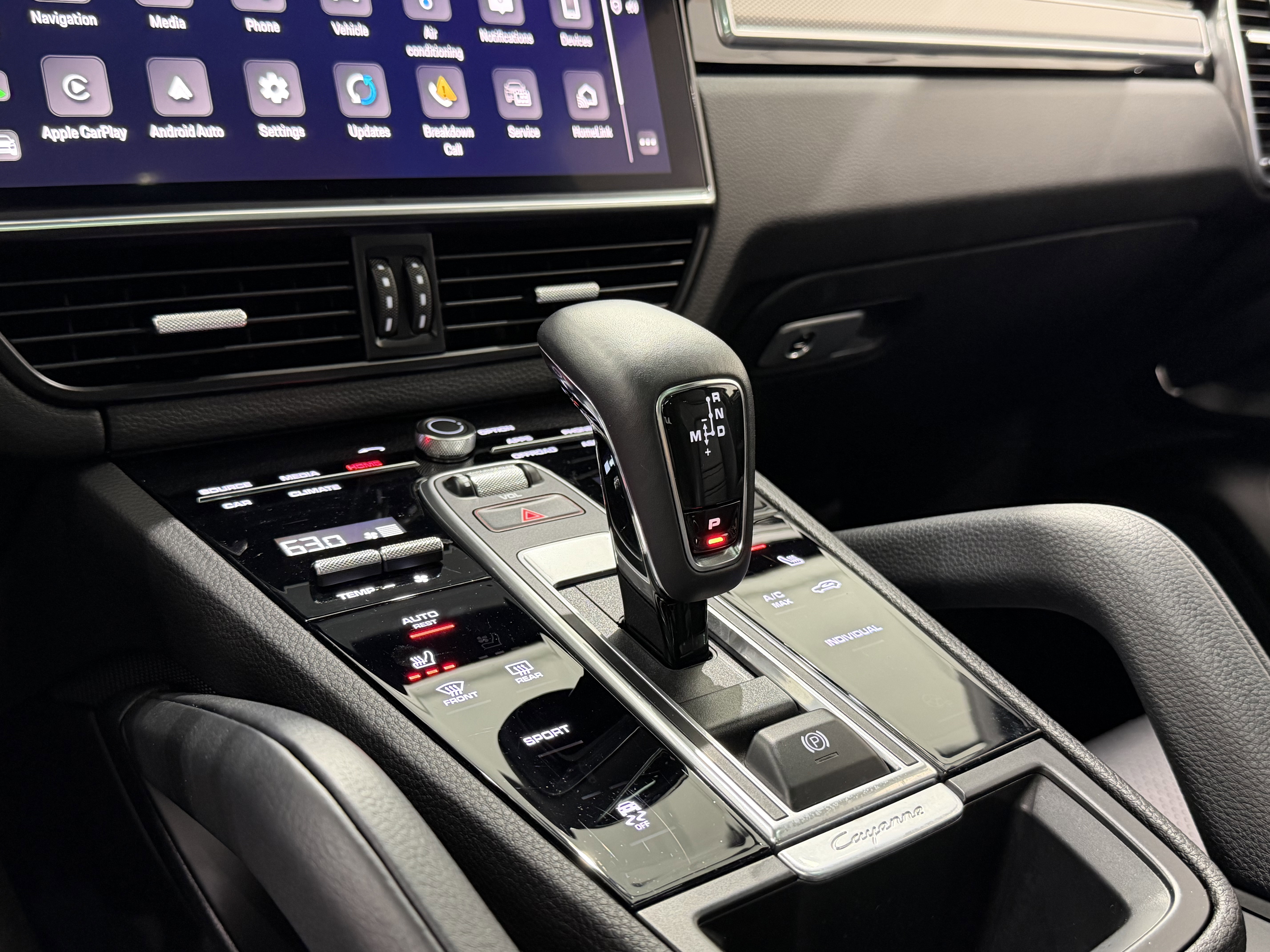 Certified 2023 Porsche Cayenne Platinum Edition image 39