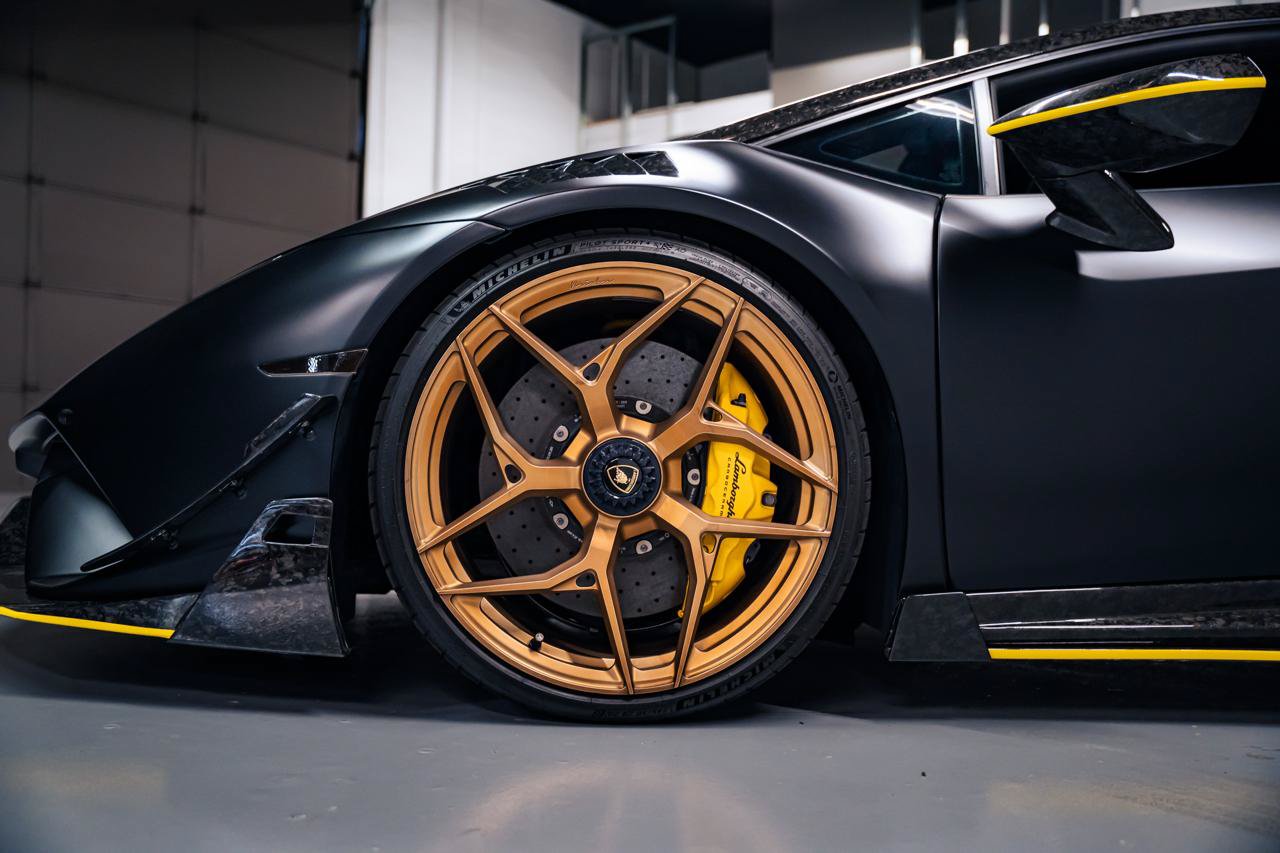 Used 2018 Lamborghini Huracan AWD/4WD image 5