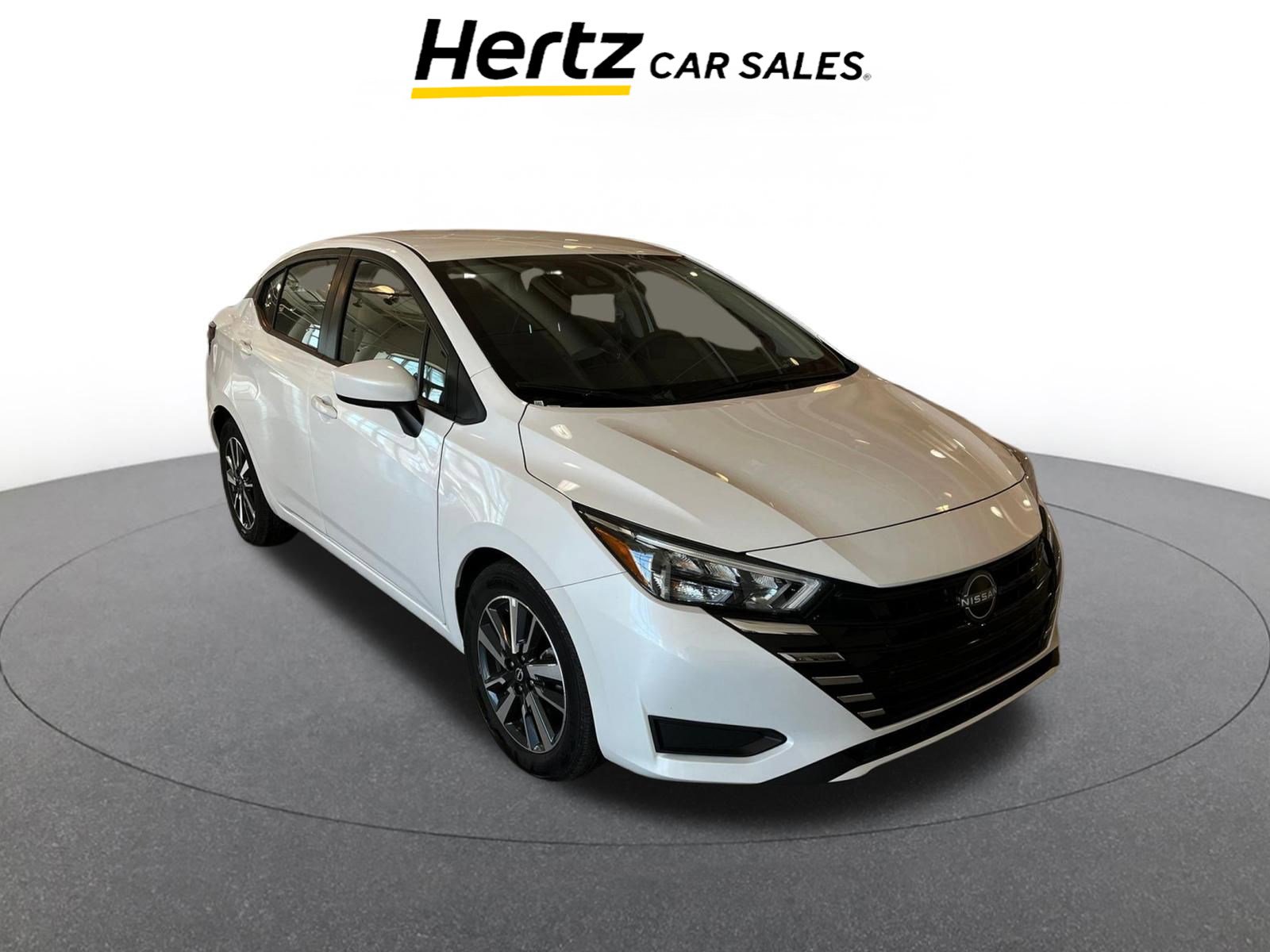 Used 2025 Nissan Versa SV image 1