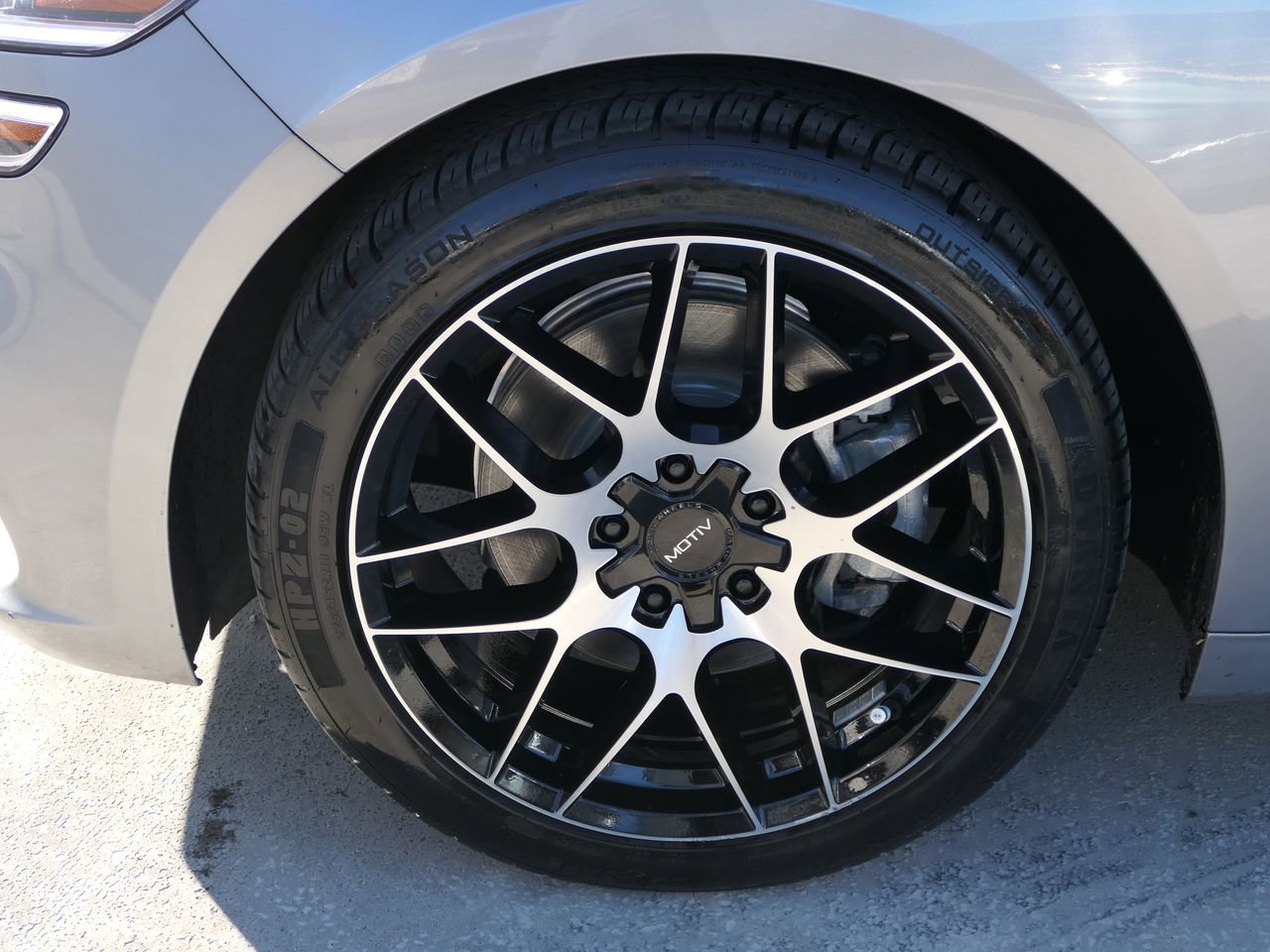 Used 2022 Genesis G70 2.0T image 10