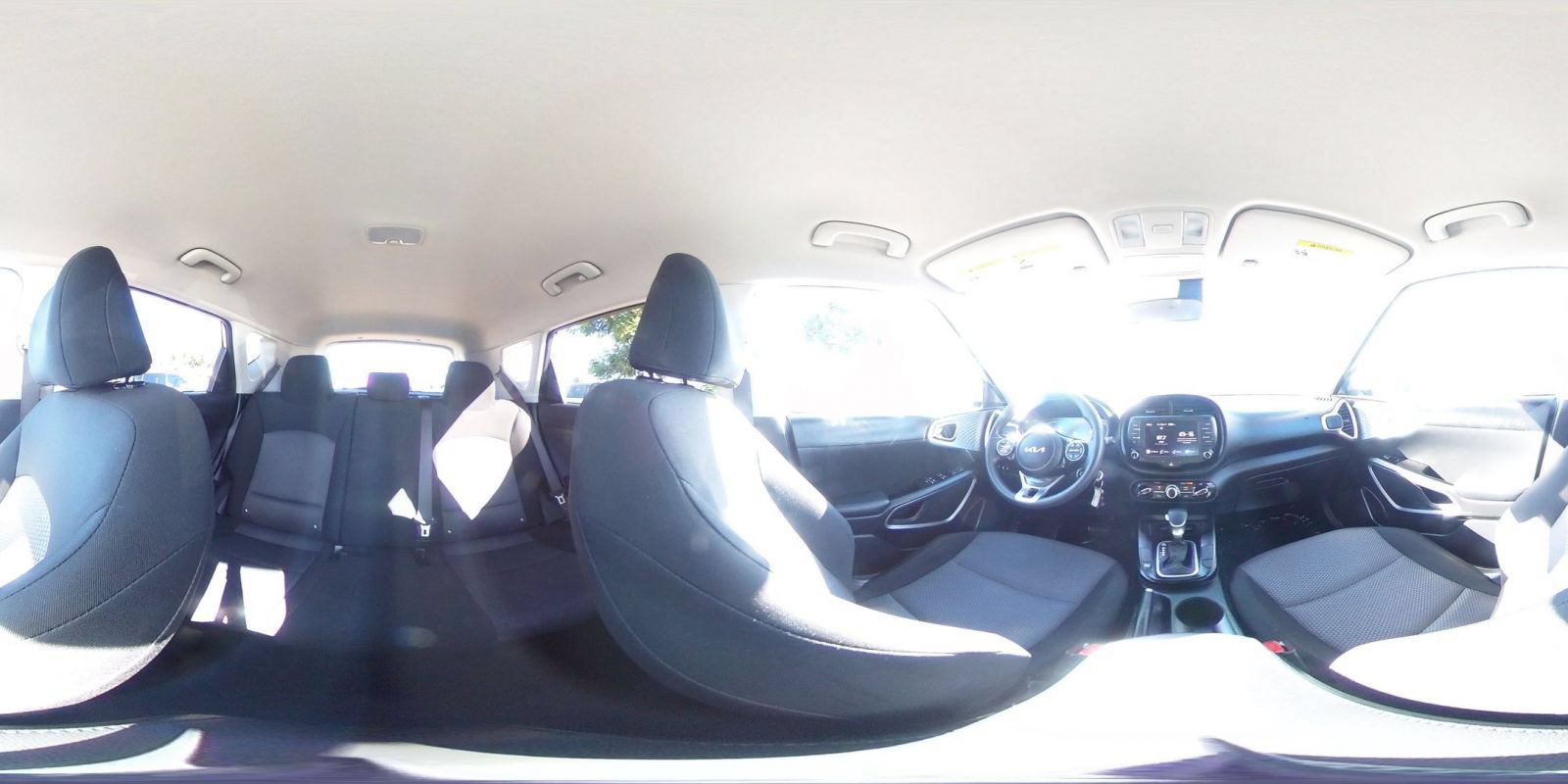 Used 2025 Kia Soul LX w/ LX Technology Package FWD image 41