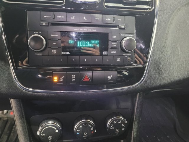 Used 2013 Chrysler 200 Limited image 24