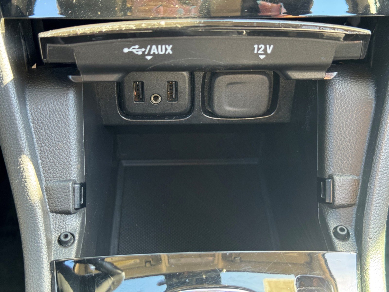 Used 2019 Buick Encore Essence FWD image 29