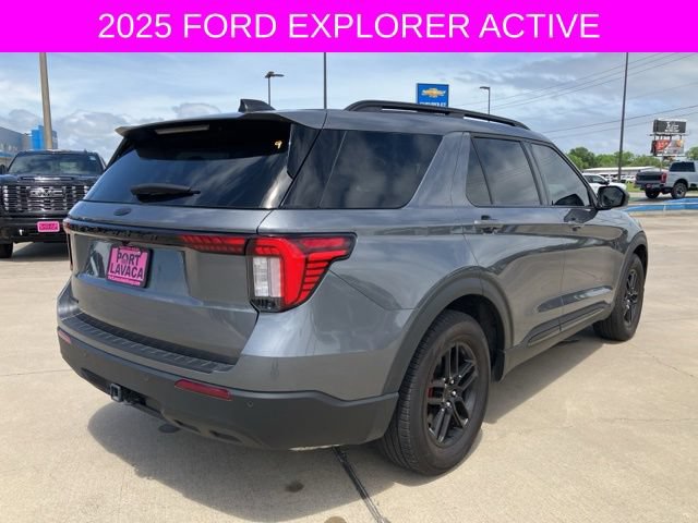 Used 2025 Ford Explorer Active RWD image 7