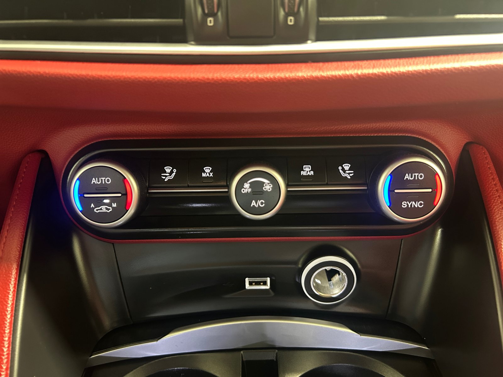 Used 2020 Alfa Romeo Stelvio w/ Nero Edizione RWD image 16