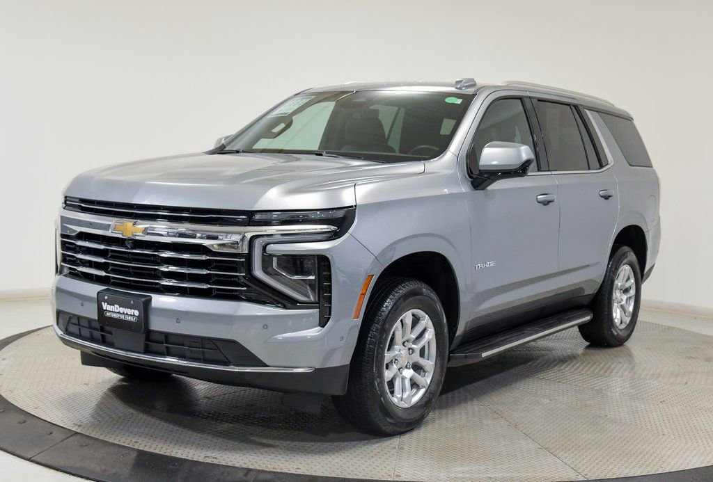 Used 2025 Chevrolet Tahoe LT image 3