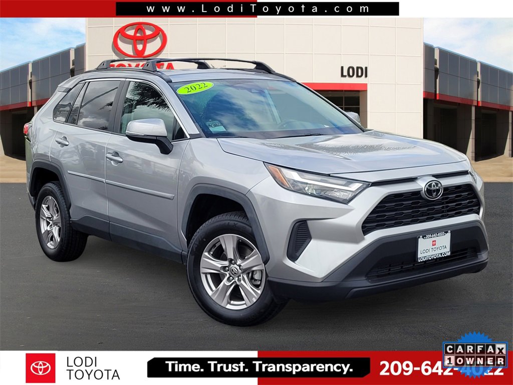 Used 2022 Toyota RAV4 XLE image 1
