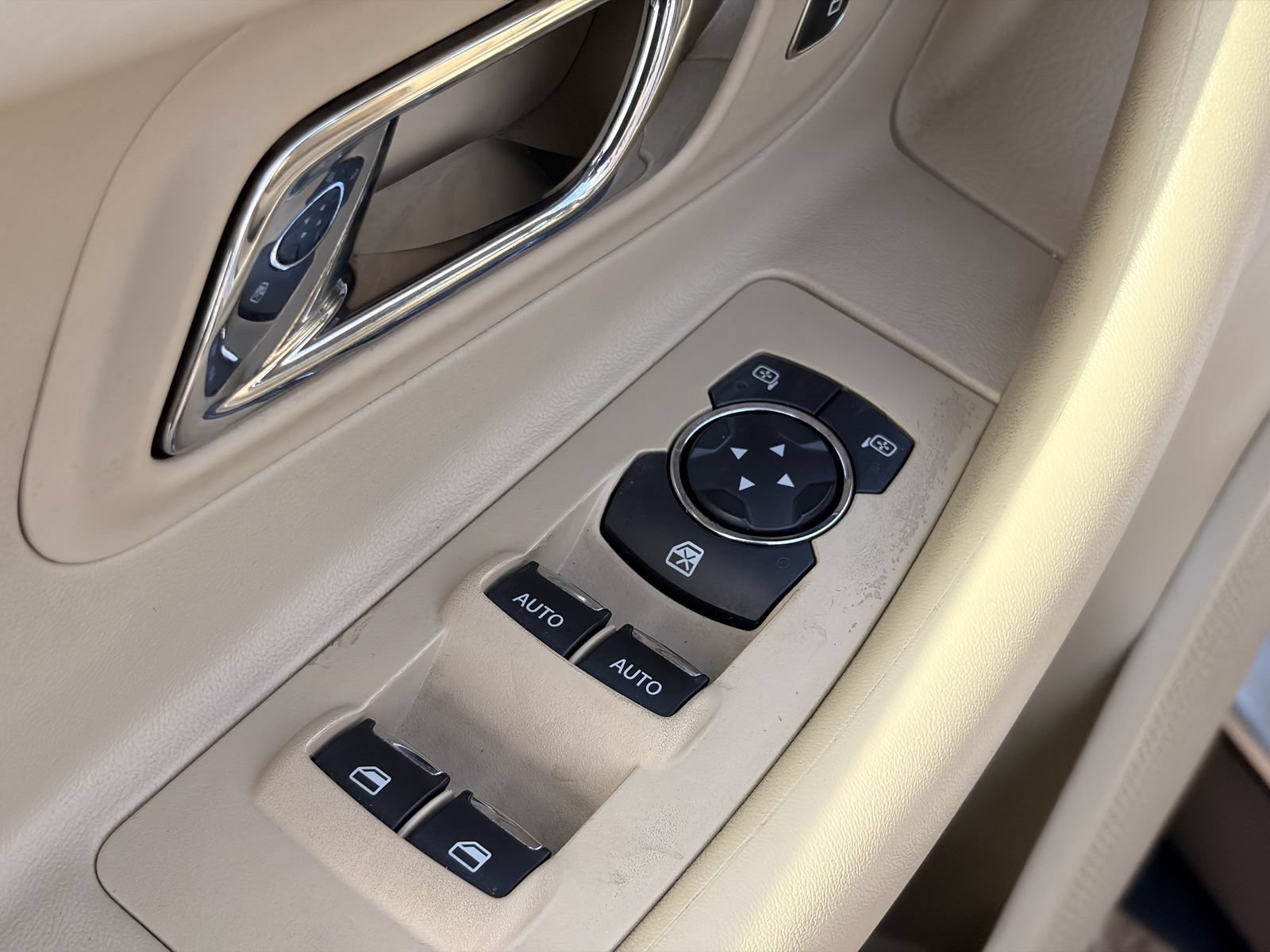 Used 2019 Ford Taurus Limited FWD image 23