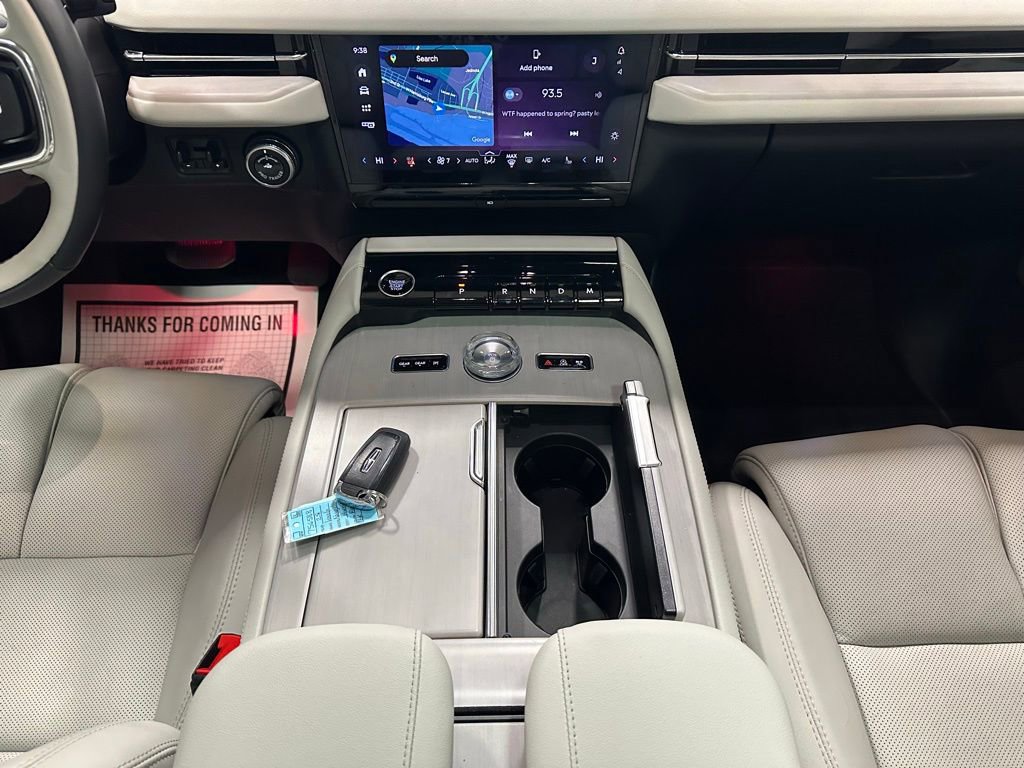 Used 2025 Lincoln Navigator Reserve image 38