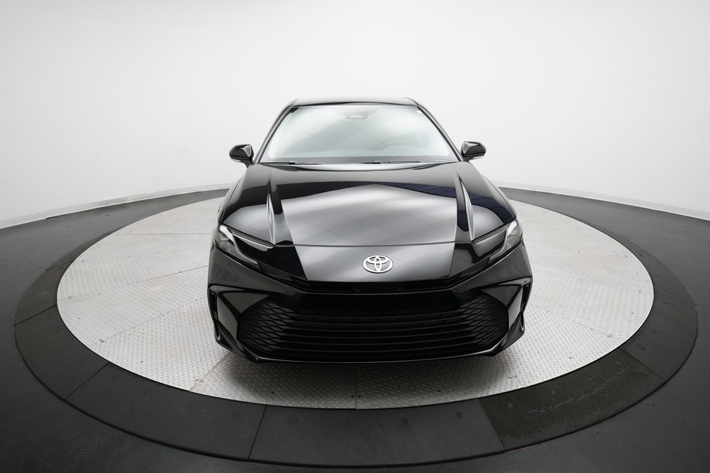 Used 2025 Toyota Camry LE image 11