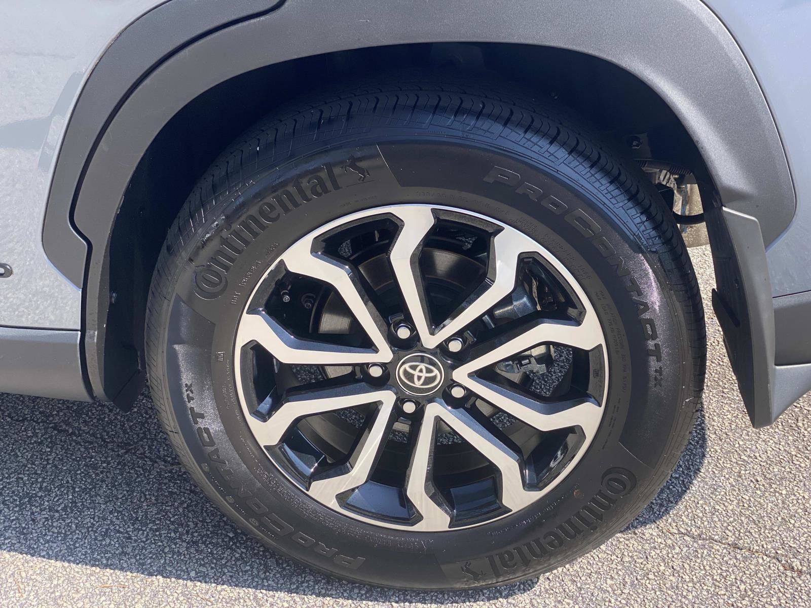 Used 2024 Toyota Corolla Cross SE image 14