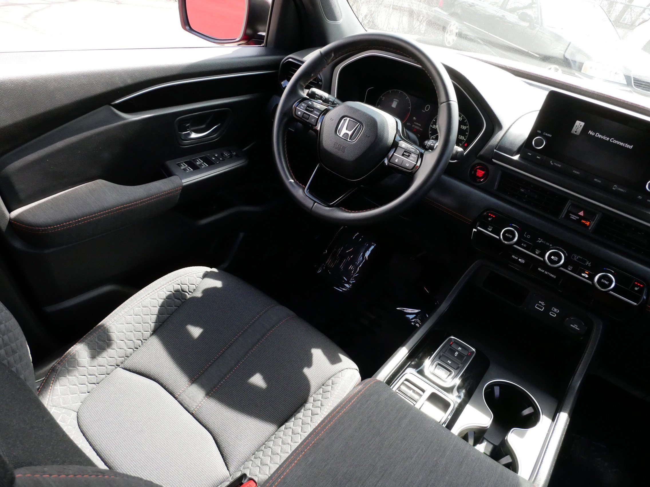 Certified 2025 Honda Pilot Sport image 9