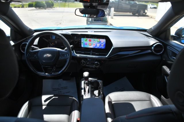 Used 2025 Chevrolet Trax RS w/ Driver Confidence Package FWD image 12