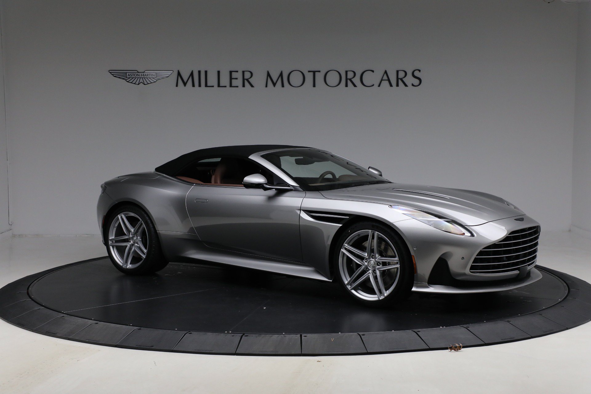 New 2026 Aston Martin DB12 Volante image 22