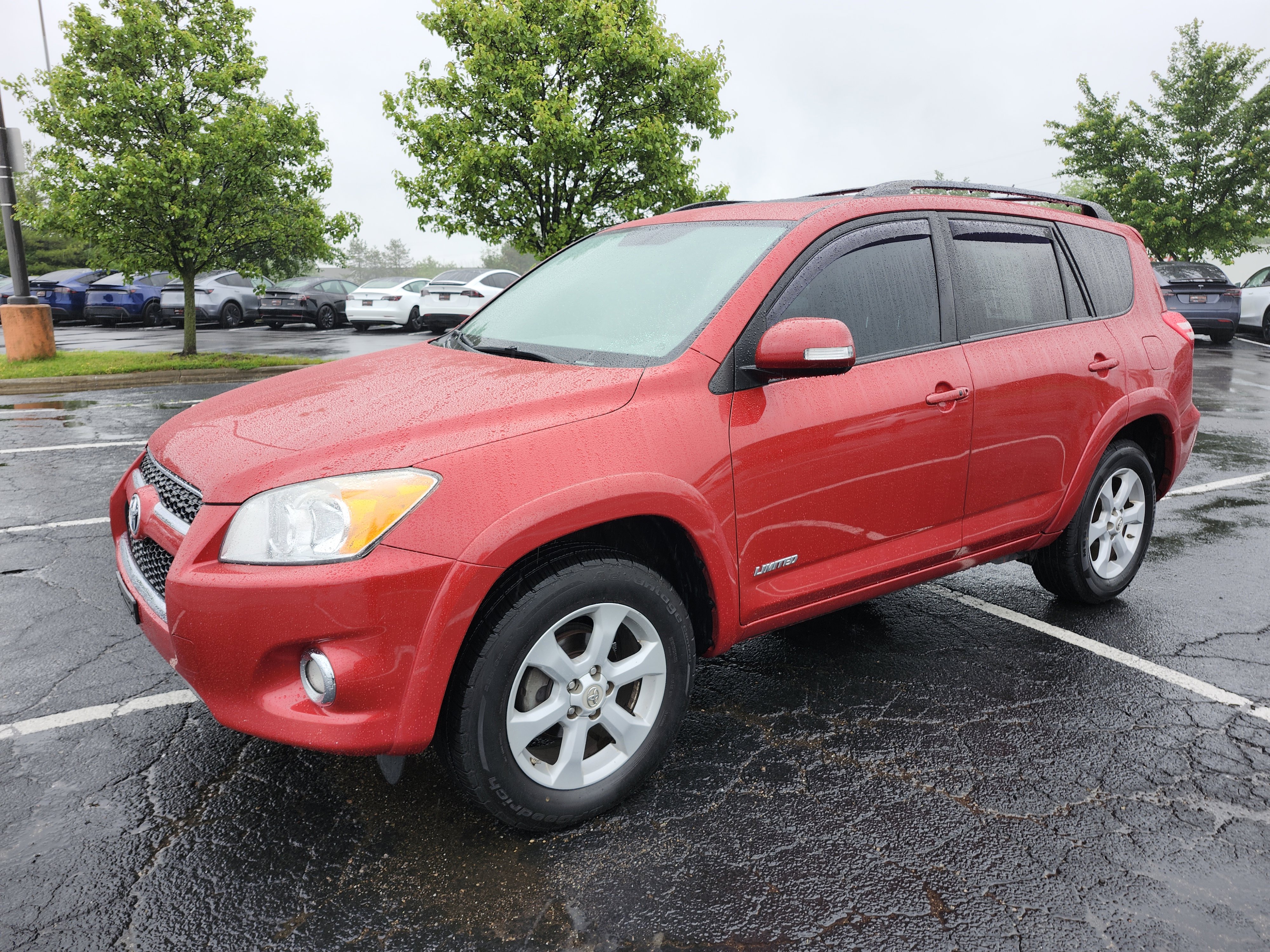 Used 2011 Toyota RAV4 Limited w/ Limited Extra Value Pkg AWD/4WD image 12