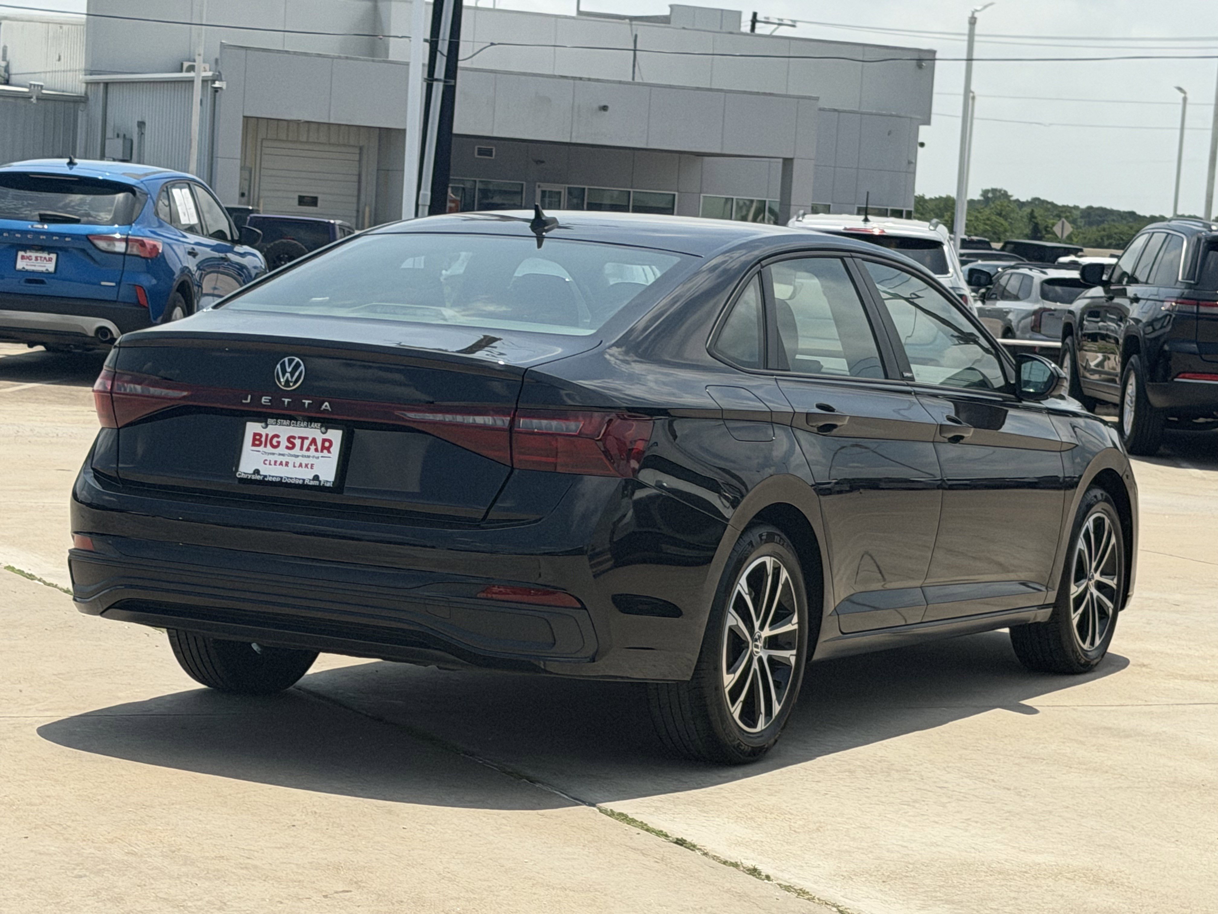 Used 2025 Volkswagen Jetta Sport FWD image 5