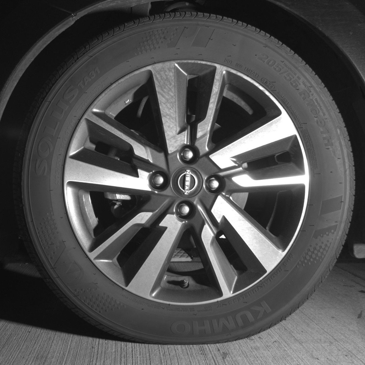 Used 2025 Nissan Versa SV image 12