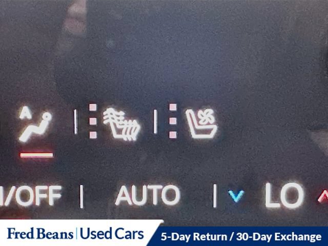 Used 2025 GMC Yukon AT4 w/ AT4 Premium Package AWD/4WD image 28