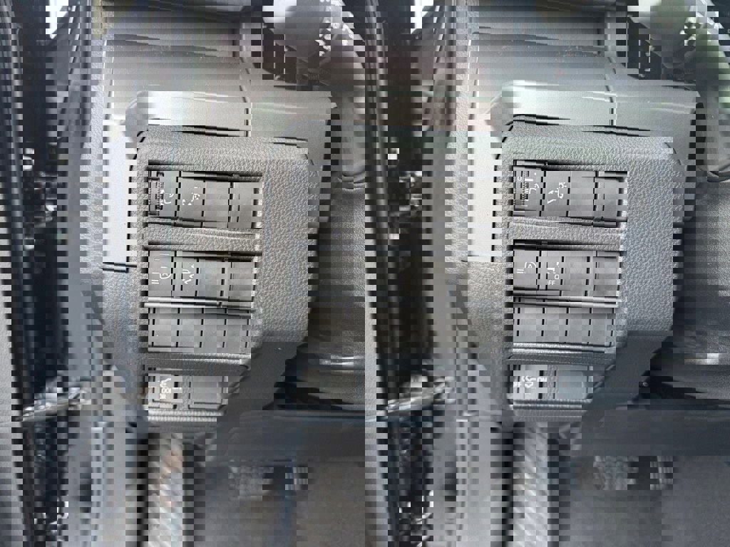 Used 2025 Toyota Tacoma SR5 image 17