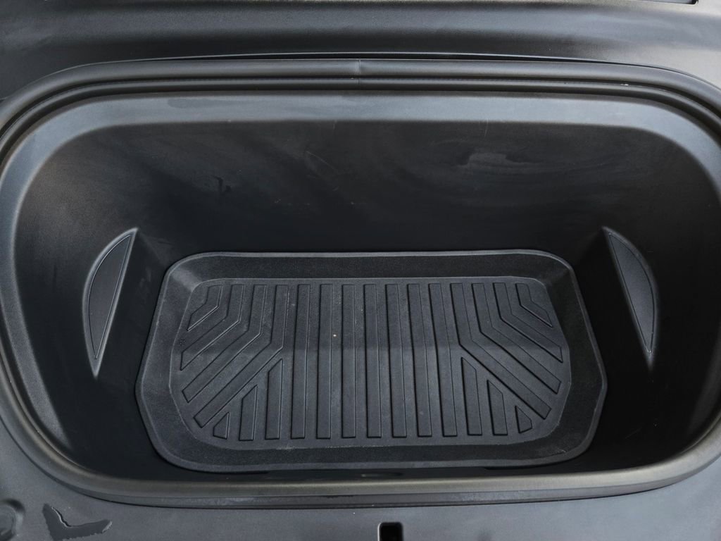 Used 2023 Tesla Model Y Long Range image 27