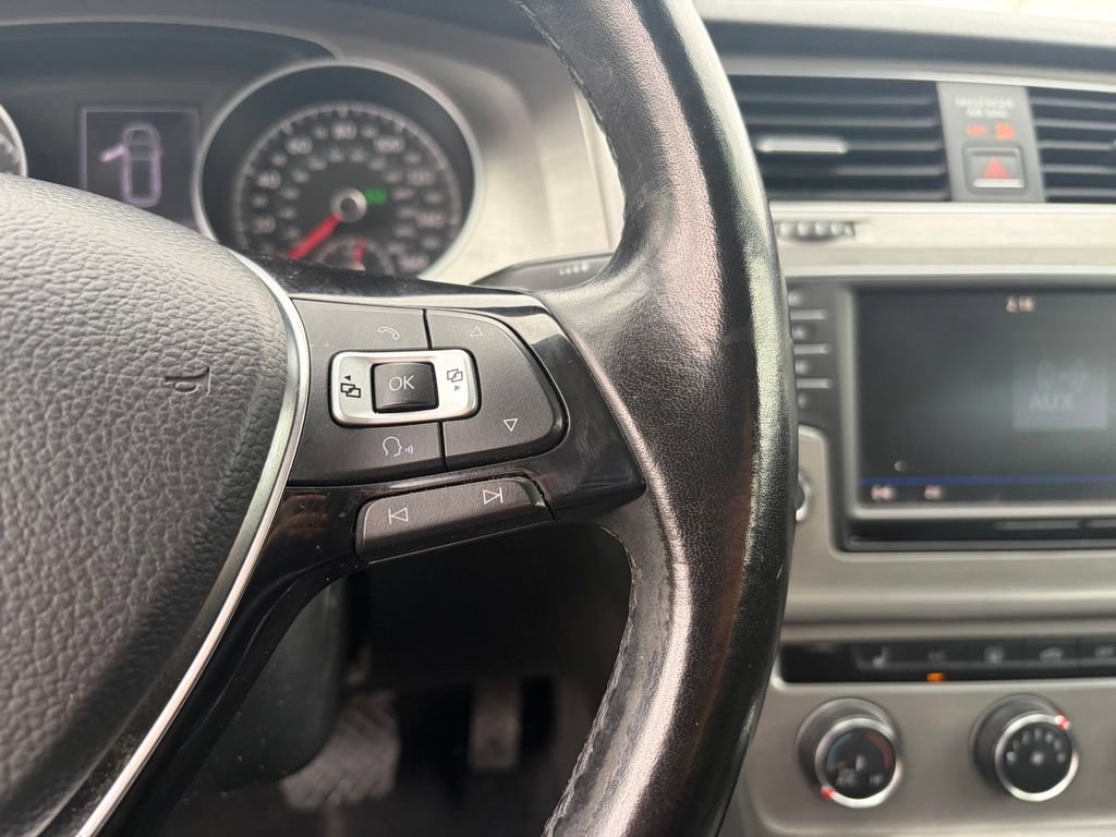 Used 2017 Volkswagen Golf SportWagen FWD image 26