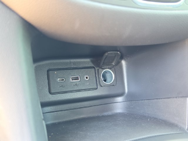 Used 2024 Chevrolet Equinox LT FWD image 28