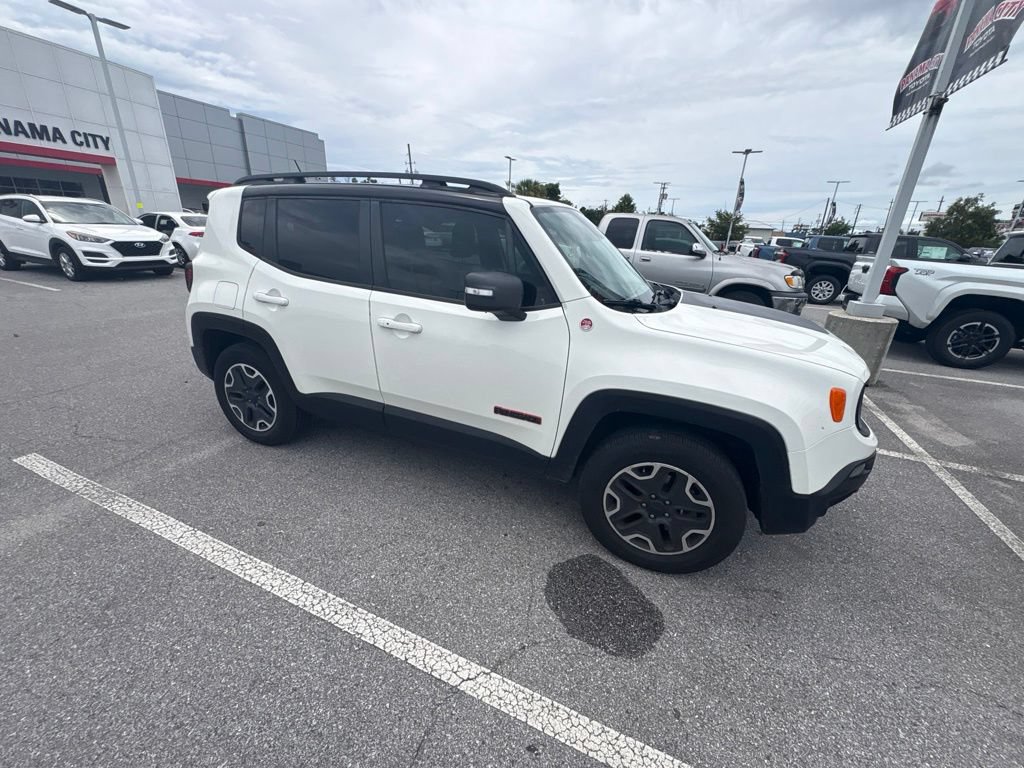 Used 2017 Jeep Renegade Trailhawk AWD/4WD image 15