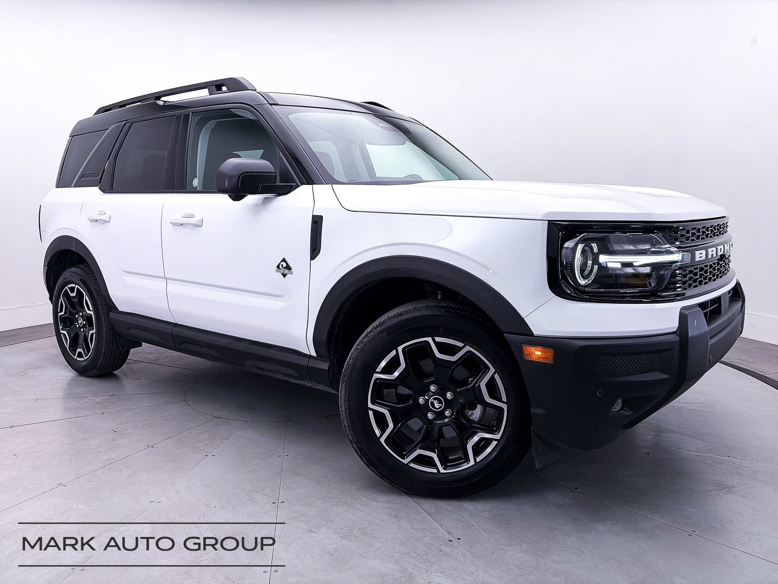 Used 2025 Ford Bronco Sport Outer Banks w/ Outer Banks Tech Package+ AWD/4WD image 1