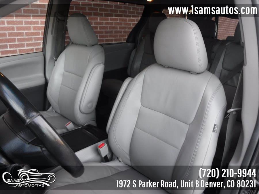 Used 2017 Toyota Sienna XLE Premium image 11