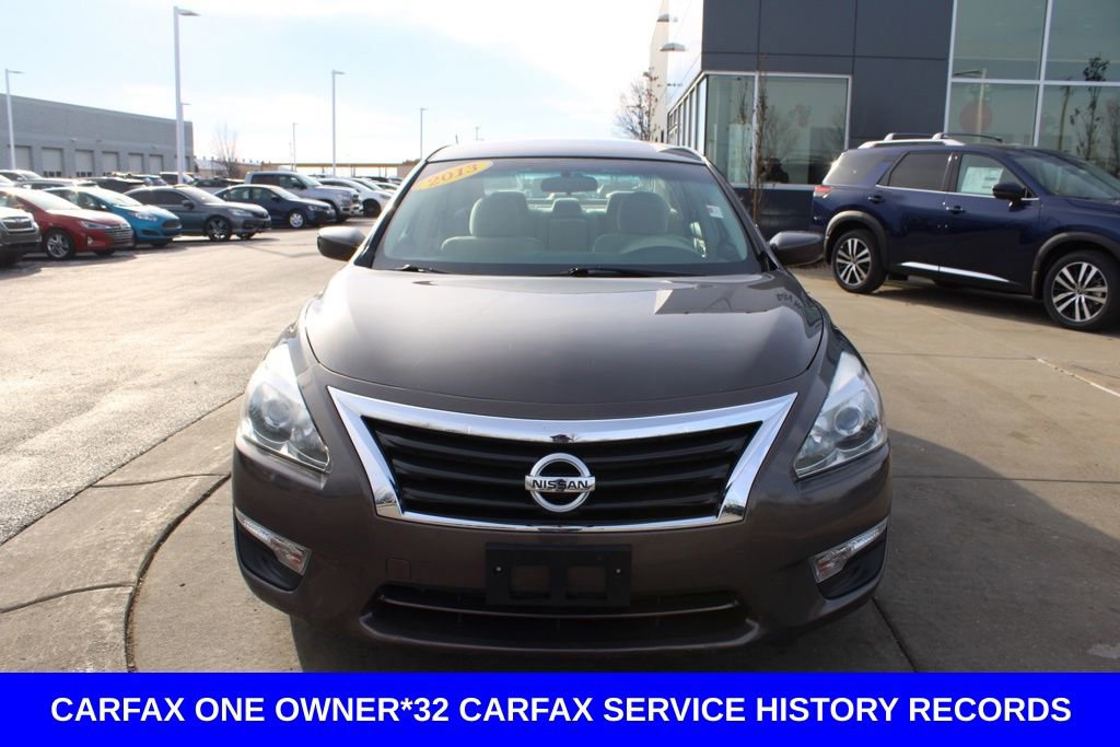Used 2013 Nissan Altima 2.5 SV image 2