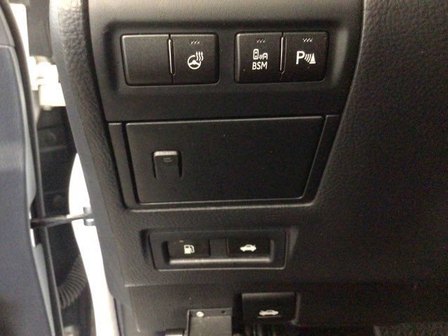 Used 2016 Lexus LS 460 AWD w/ Comfort Package image 17