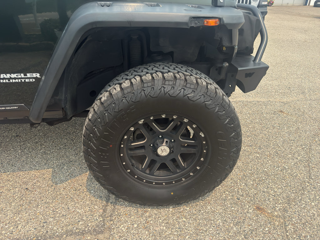 Used 2011 Jeep Wrangler Unlimited Rubicon w/ Connectivity Group AWD/4WD image 21