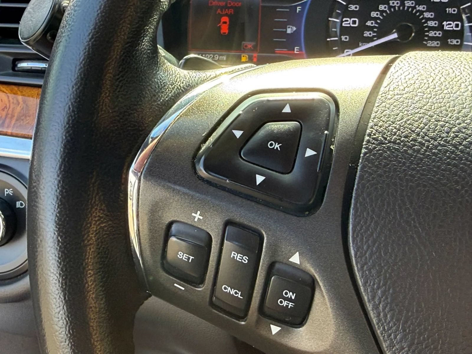 Used 2013 Lincoln MKS FWD image 25