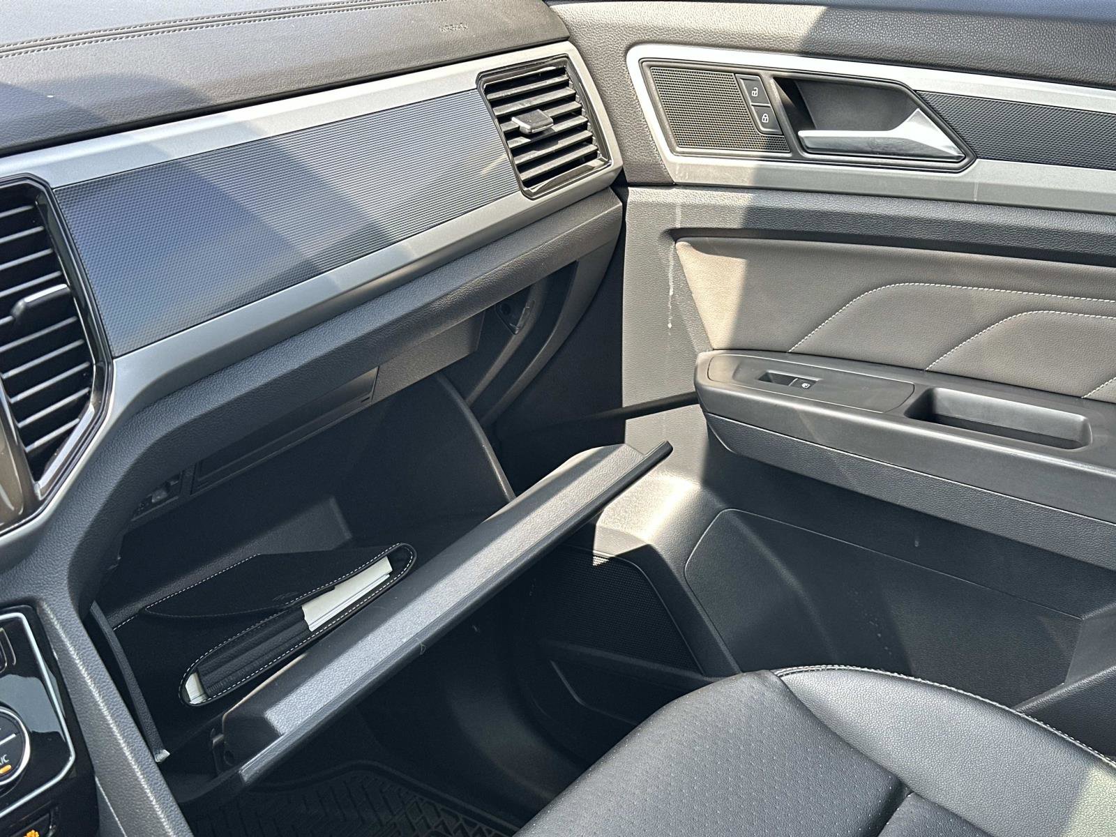 Used 2023 Volkswagen Atlas Cross Sport SEL R-Line AWD/4WD image 34